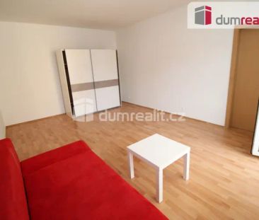 Krásný slunný byt 2+kk/B/S se sklepem a balkonem v prvním patře nov... - Photo 3