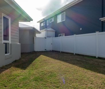 Stunning Large 4 Bedroom Home on Large Block - Photo 5