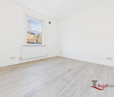 4 bedroom terraced house to rent - Photo 3