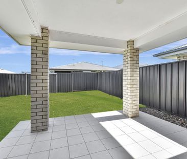 Modern and convenient family home - Photo 2