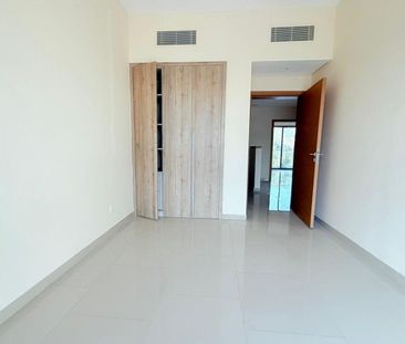 Elegant 3-bedroom townhouse with maid Room - Photo 1