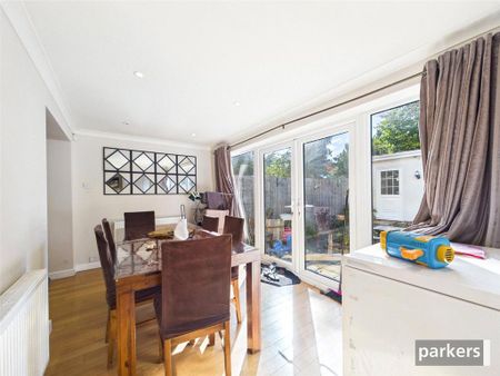 4 bedroom semi-detached house to rent - Photo 3