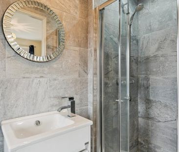 3 bedroom semi-detached villa to rent - Photo 6