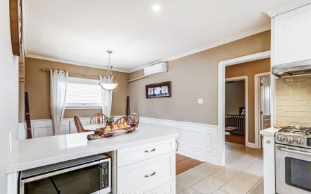 For Lease - 664 Gorham Street Unit# Main, Newmarket, Ontario - Photo 3