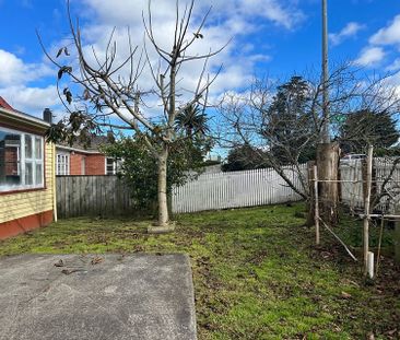 New Lynn 3 bedroom family house for rent - Photo 3