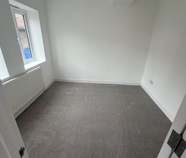 Room in a Shared Flat, Ledbury Road, CR0 - Photo 2