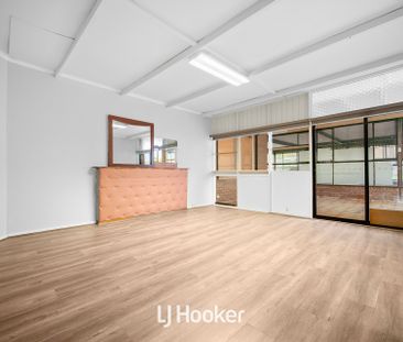 Spacious & Renovated Family Home in Prime Dandenong North Location! - Photo 1