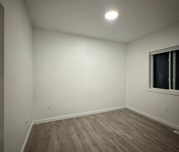 For Lease - 200 W Main Street Unit# 100, Welland, Ontario - Photo 3