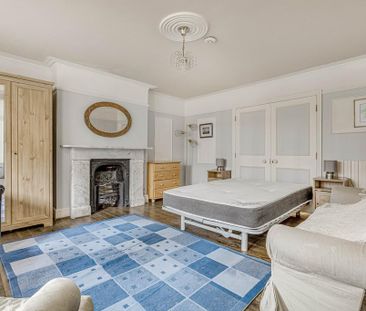 3 bedroom flat to rent - Photo 5