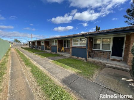 5/1 Tobruk Avenue, Muswellbrook, NSW 2333 - Photo 2