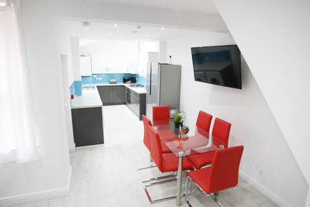 6 Bed Terraced House, Edinburgh Road, L7 - Photo 2