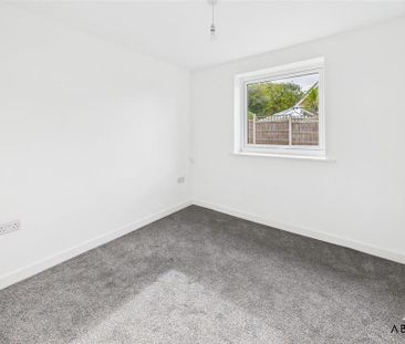 2 bedroom semi-detached bungalow to rent - Photo 3