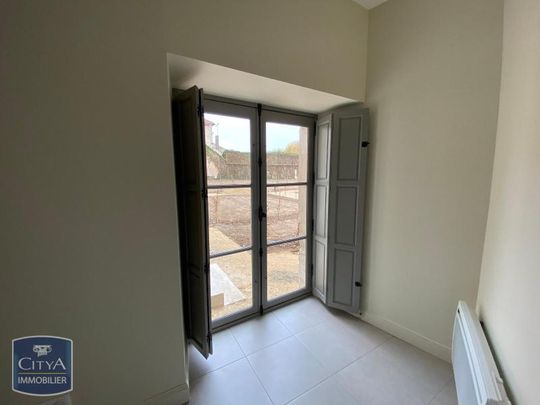 Location Appartement 2 pièces 60m² FONTENAY LE COMTE 85200 - Photo 1