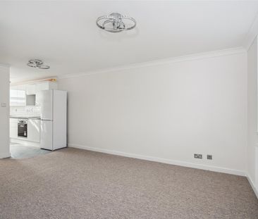 Totteridge Road, High Wycombe - Photo 1