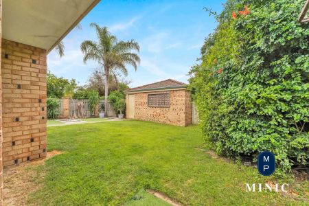 “GREAT HOME, GREAT LOCATION!” - Photo 2