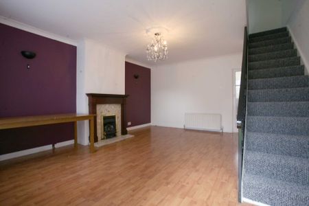 Price £1,975 pcm - Available 15/04/2026 - Part Furnished - Photo 2