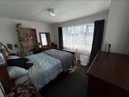 Charming renovated home - Photo 3