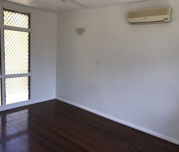 CONVENIENTLY LOCATED FAMILY HOME WITH LARGE YARD - Photo 3