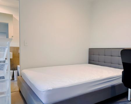Second Bedroom (double occupancy) - Photo 2
