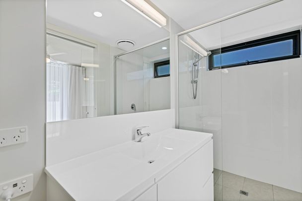 Application Approved - Chic 2 Bedroom Unit - Nambour CBD - Photo 1