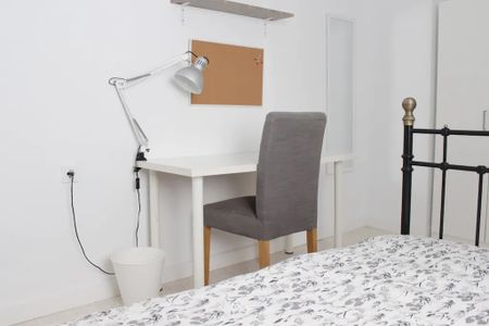 Calle Aceituno, Sevilla, Andalusia 41003 - Photo 3