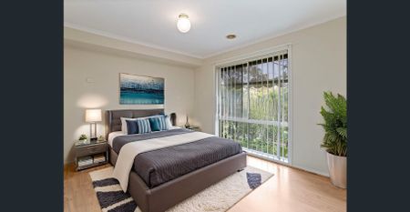 A bright family home ready to make your holidays feel extra merry. - Photo 5