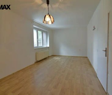 Pronájem moderního zrekonstruovaného bytu 2+1 - Fotografie 4
