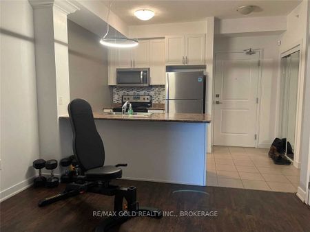 For Lease - 35 Southshore Crescent Unit# 201, Hamilton, Ontario - Photo 3