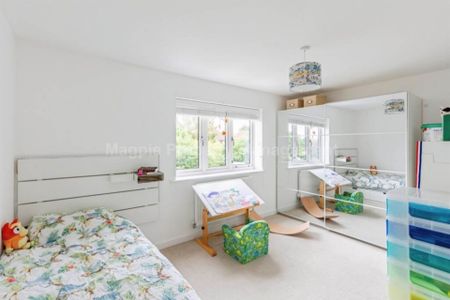 Price £1,695 pcm - Available 27/11/2025 - Unfurnished - Photo 5