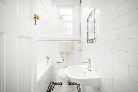 Two bedroom Apartment in the heart of Crows Nest. - Photo 4