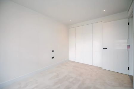 1 Bedroom 1 Bathroom Flat 2 - Photo 2