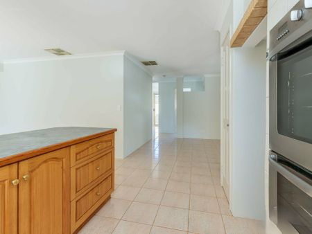 Comfortable Family Living - Photo 4