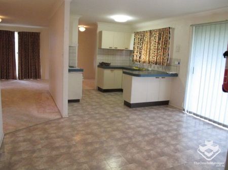 Warm & Low-Maintenance Family Home â 3 Bed | 1 Bath | A/C | Fully Fenced Yard | Garage - Photo 5