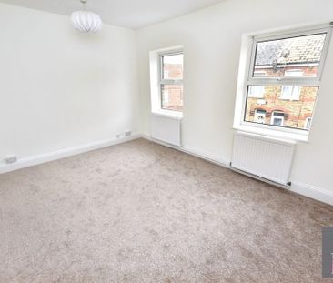 2 bedroom end of terrace house to rent - Photo 3