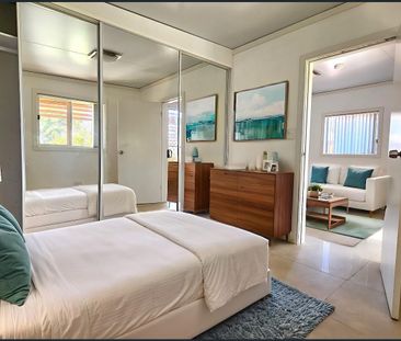 Private Three-Bedroom Granny Flat with Own Street Access - Photo 5