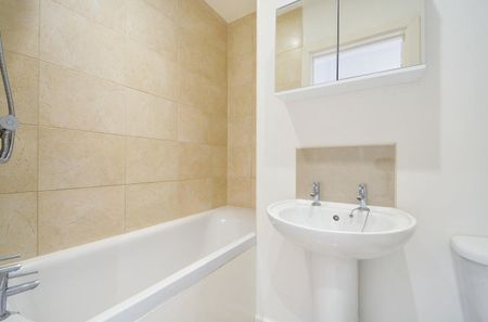 London Road, . - Photo 5