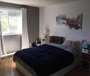 5 1/2, grand terrain familial,1er juillet, 1er étage, secteur Carre... - Photo 2