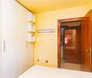 Apartamento com 2 quartos e 58m² para alugar em Passo da Areia, Por... - Foto 4
