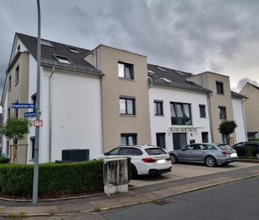 Helle, neuwertige 3-Zimmer-Wohnung mit Balkon - Photo 1
