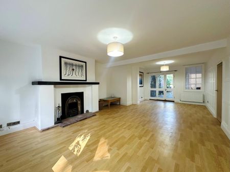 4 bedroom terraced house to rent - Photo 2