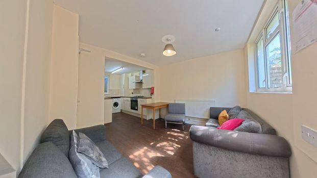 5 bedroom terraced house to rent - Photo 1