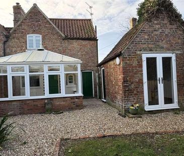 Pebble Cottage, Beck Street, Digby, Lincolnshire, LN4 - Photo 2