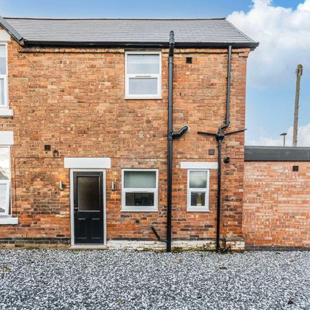 Brand New Studios and Ensuites with Driveway Studio 4 - Photo 4