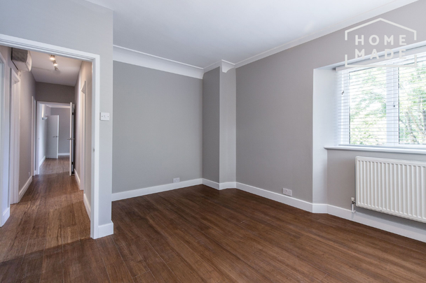 4 bedroom flat to rent - Photo 1