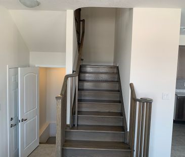 For Lease - 32 Oaktree Drive, Haldimand, Ontario - Photo 5