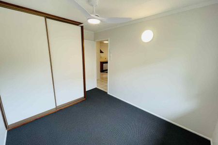 Perfect Location - beautifully renovated home. Family dream - Photo 5