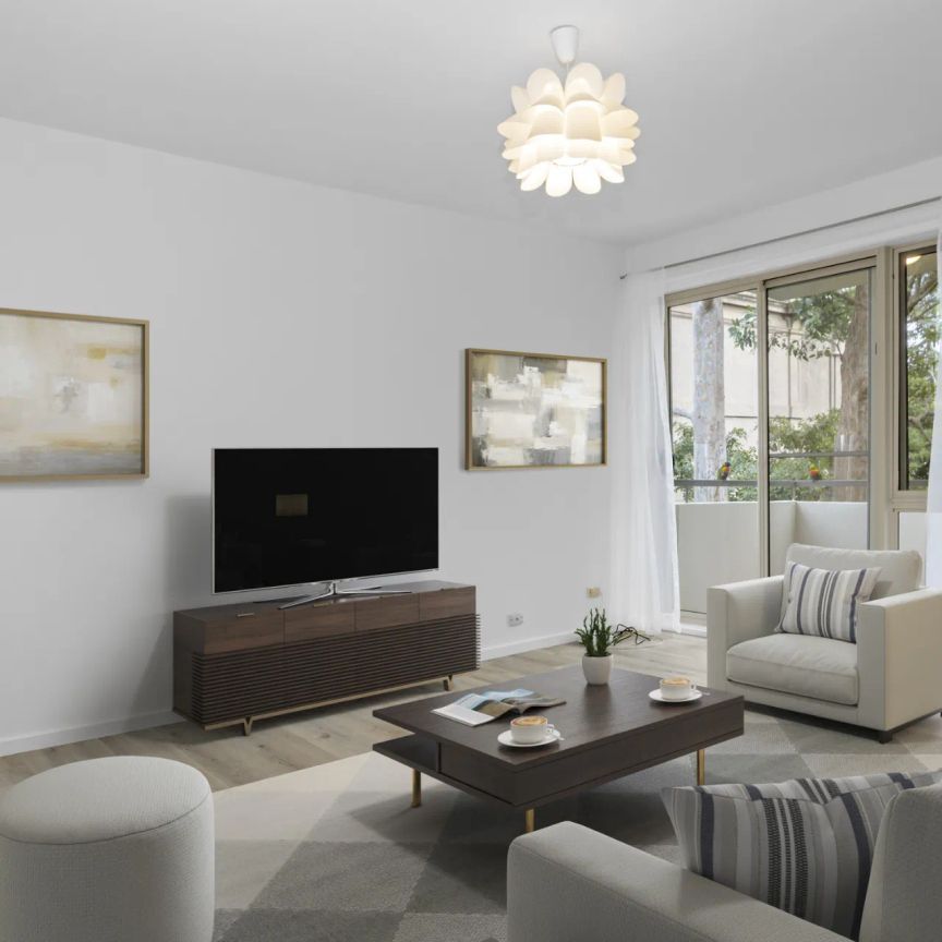 LARGE TWO BEDROOM RENOVATED APARTMENT - Photo 1