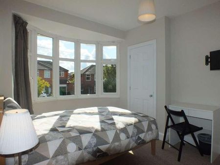 Chiltern Crescent, Earley, Reading, RG6 - Photo 3