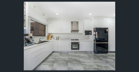 WELCOME TO LUXURY LIVING! - Photo 3