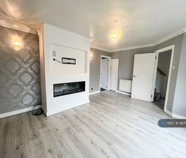 3 bedroom semi-detached house to rent - Photo 3